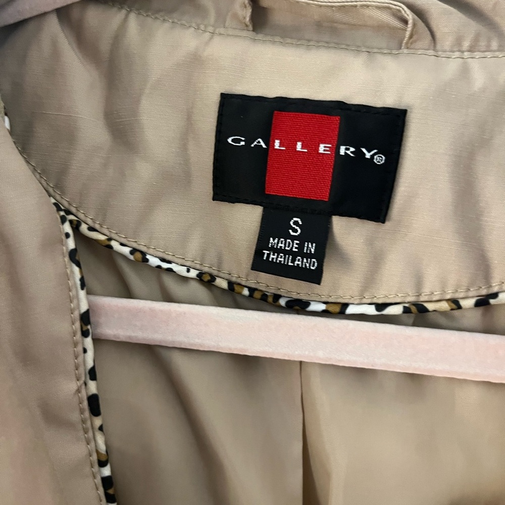 Beige Button-Up Jacket - Picture 4 of 6
